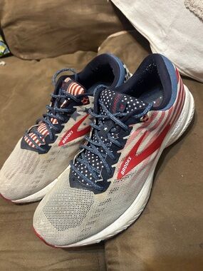 Brooks  LE Running Shoes - Navy, Red & White